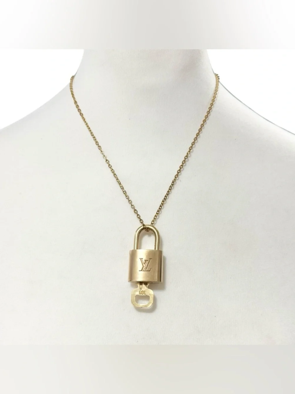 Authentic Louis Vuitton #306 Lock & Key Set on a 18K Gold Plated Chain Necklace - Picture 7 of 10